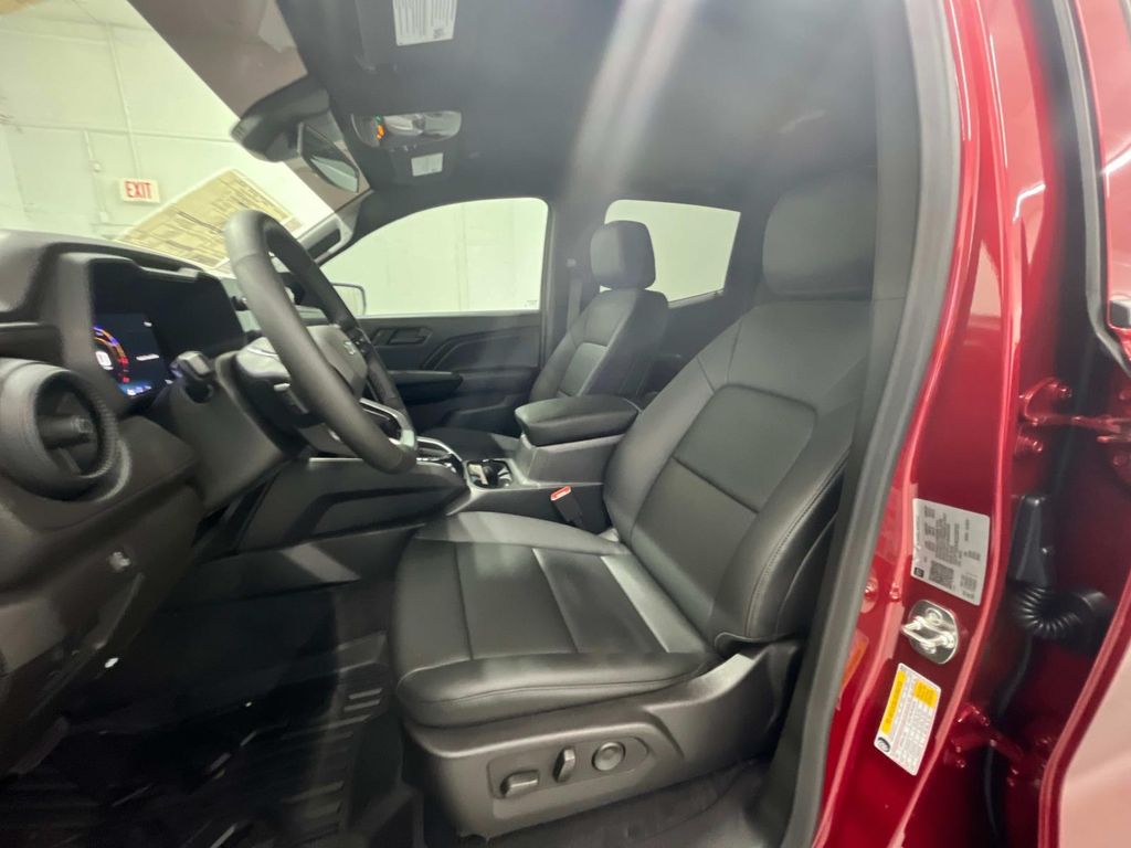 2025 Chevrolet Colorado Trail Boss photo 11