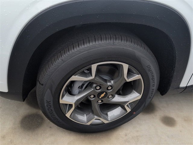 2026 Chevrolet Trax LT photo 2