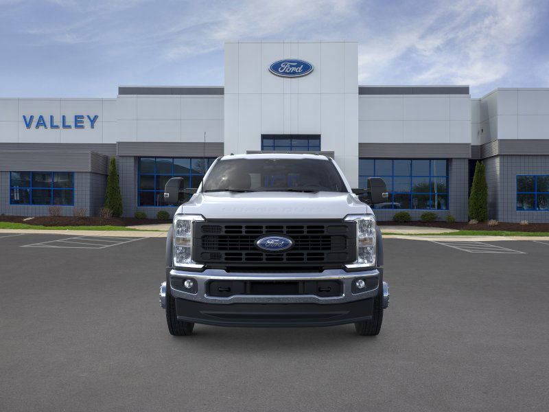 2025 Ford F-450 photo 6