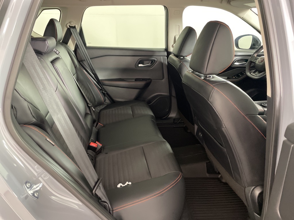2026 Nissan Rogue SV photo 39
