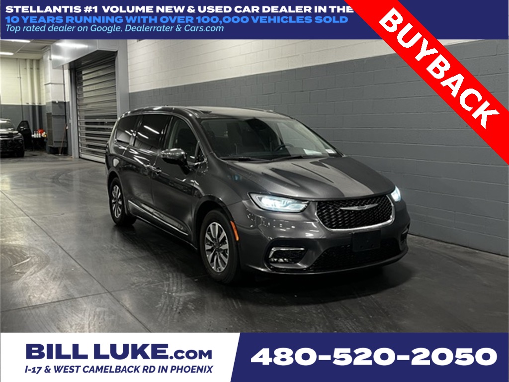 2023 Chrysler Pacifica Hybrid Limited's photo