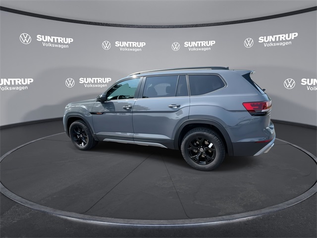 2025 Volkswagen Atlas Peak Edition SE photo 13
