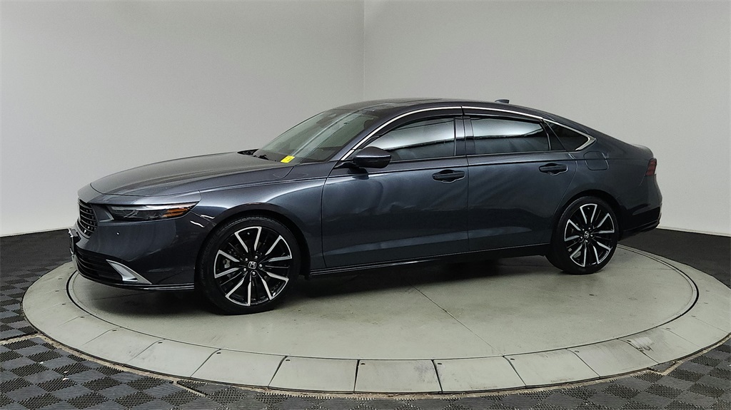 2023 Honda Accord Hybrid Touring photo 2