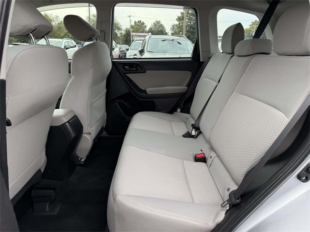 2014 Subaru Forester 2.5i photo 14