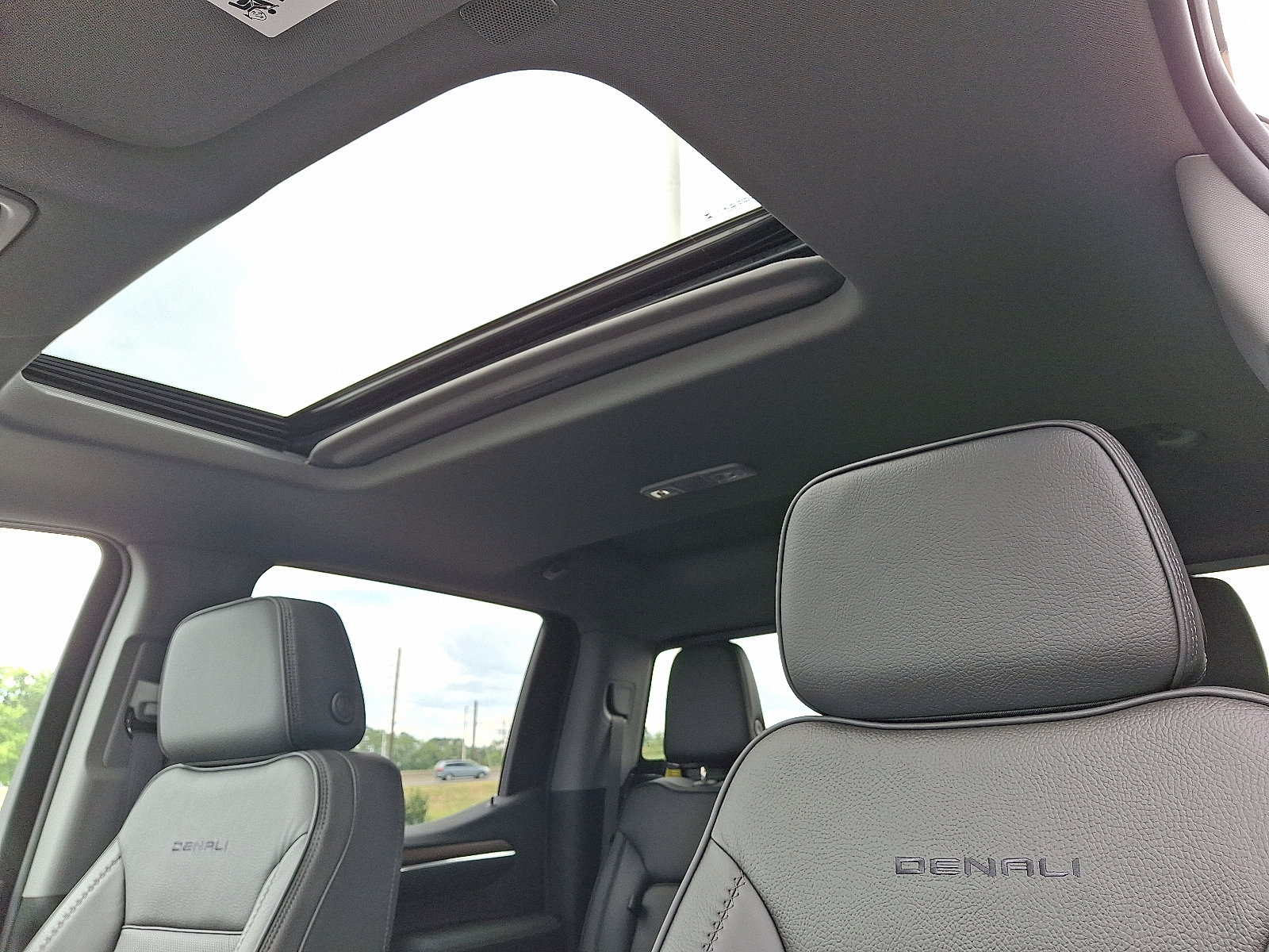2026 Gmc Sierra 1500 Denali photo 9