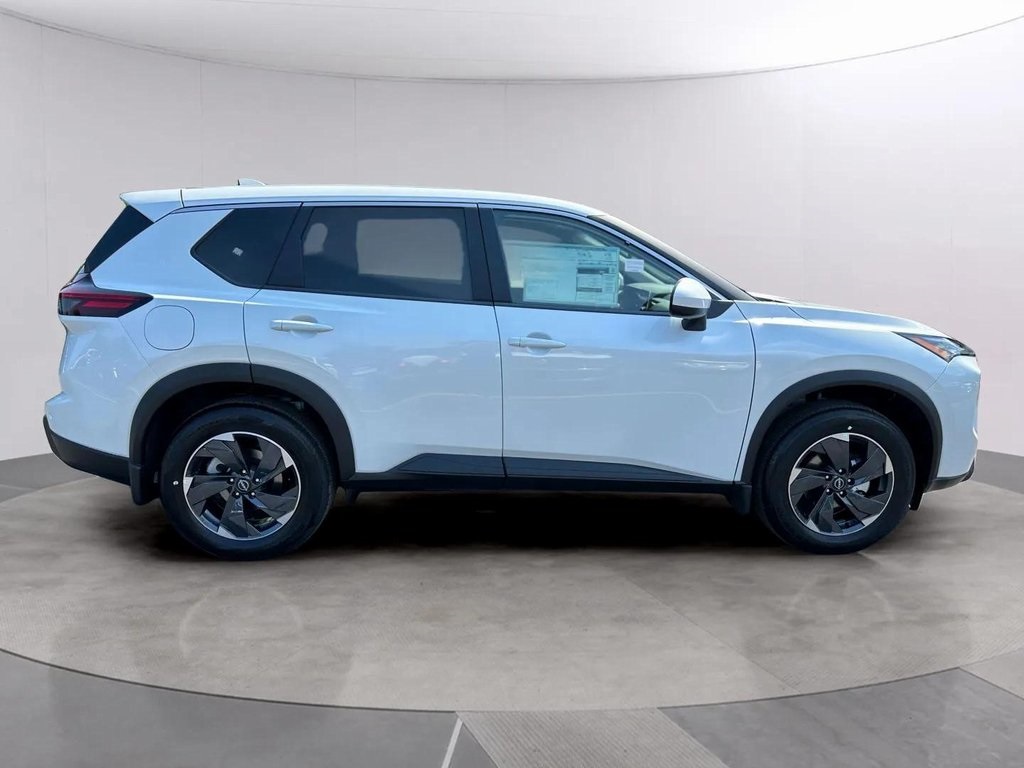 2026 Nissan Rogue SV photo 2
