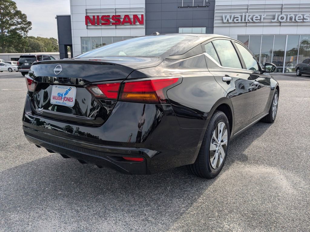 2025 Nissan Altima S photo 4