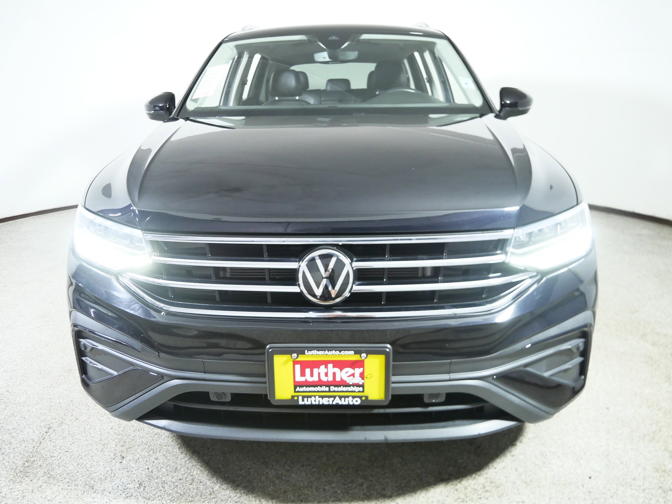 Used 2022 Volkswagen Tiguan SE with VIN 3VV2B7AX9NM023077 for sale in Waite Park, Minnesota