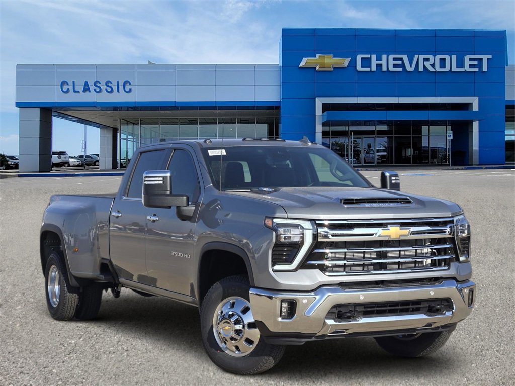 2026 Chevrolet Silverado 3500HD LTZ's photo