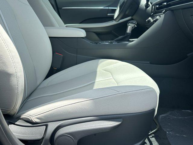 2025 Hyundai Sonata SE photo 12