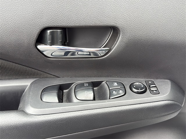 2024 Nissan Kicks SV photo 14