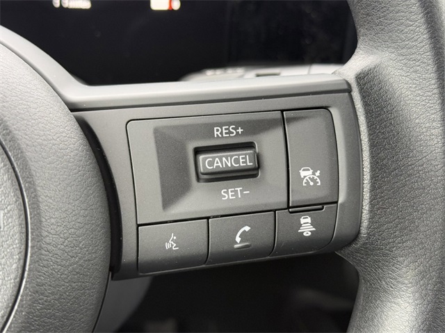 2025 Nissan Kicks SV photo 7
