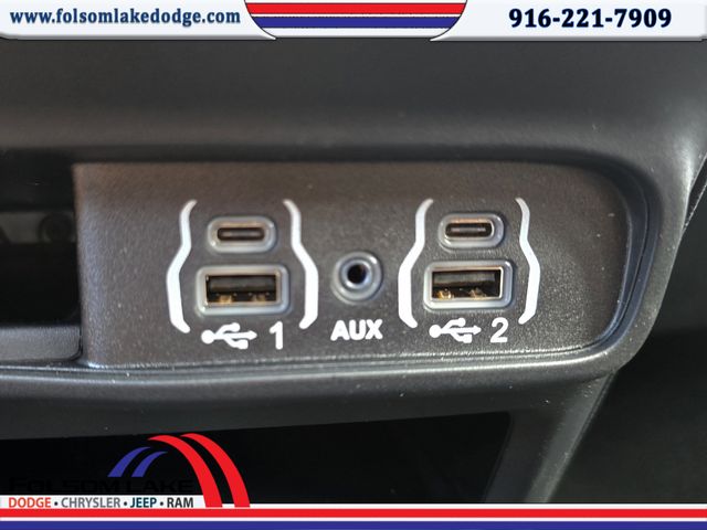 2025 Chrysler Voyager LX photo 15