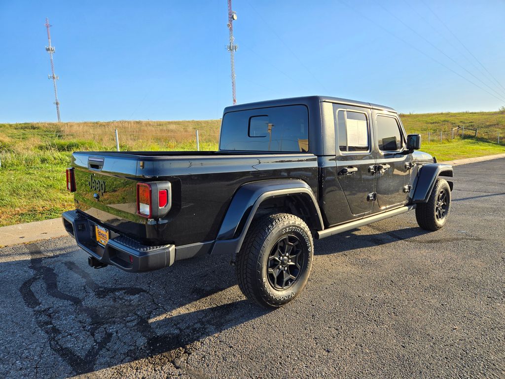 2021 Jeep Gladiator Sport photo 3