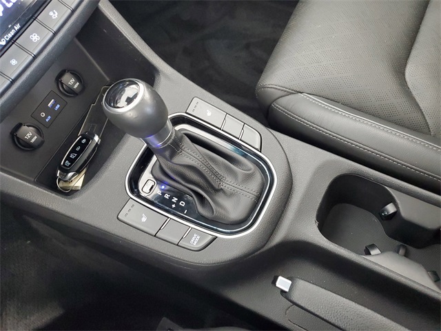 2019 Hyundai Elantra GT Base photo 21