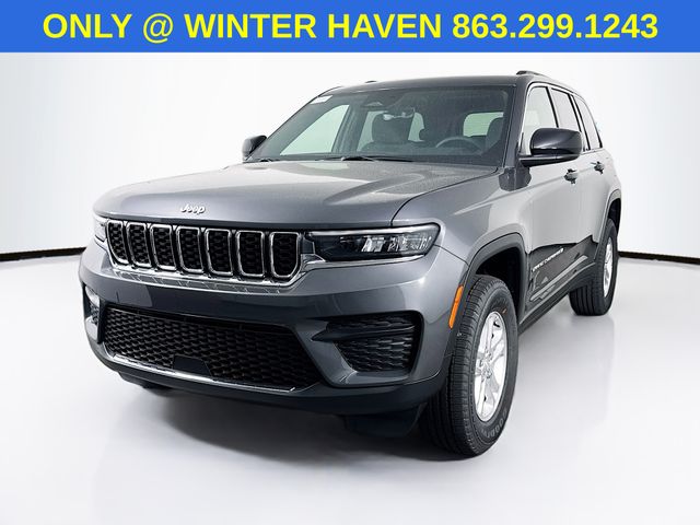 2025 Jeep Grand Cherokee Laredo photo 3