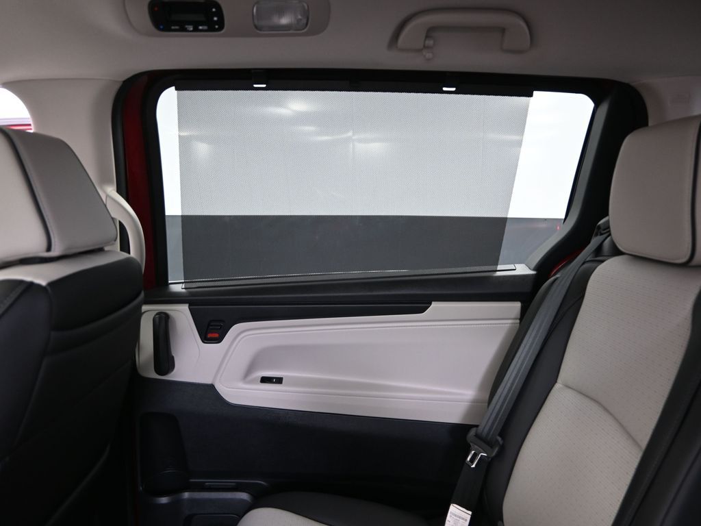 2025 Honda Odyssey Elite photo 41