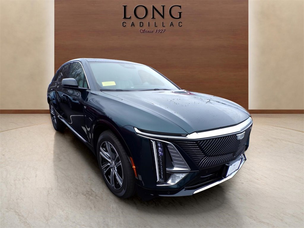 2025 Cadillac Lyriq Luxury photo 3