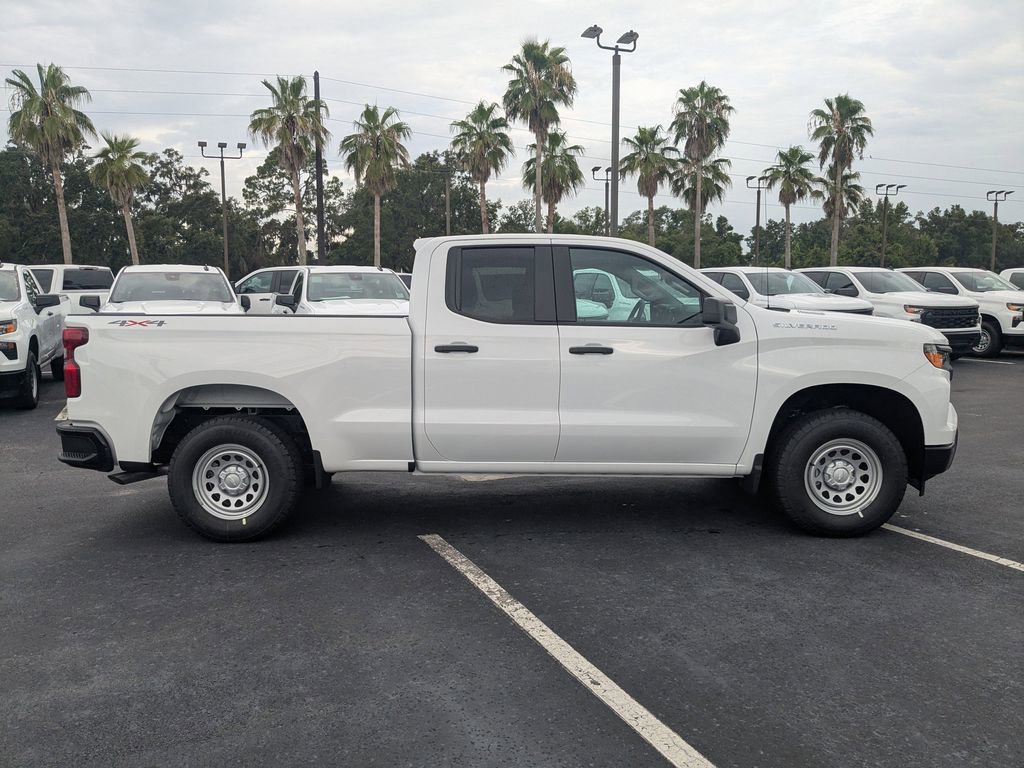 2025 Chevrolet Silverado 1500 photo 3