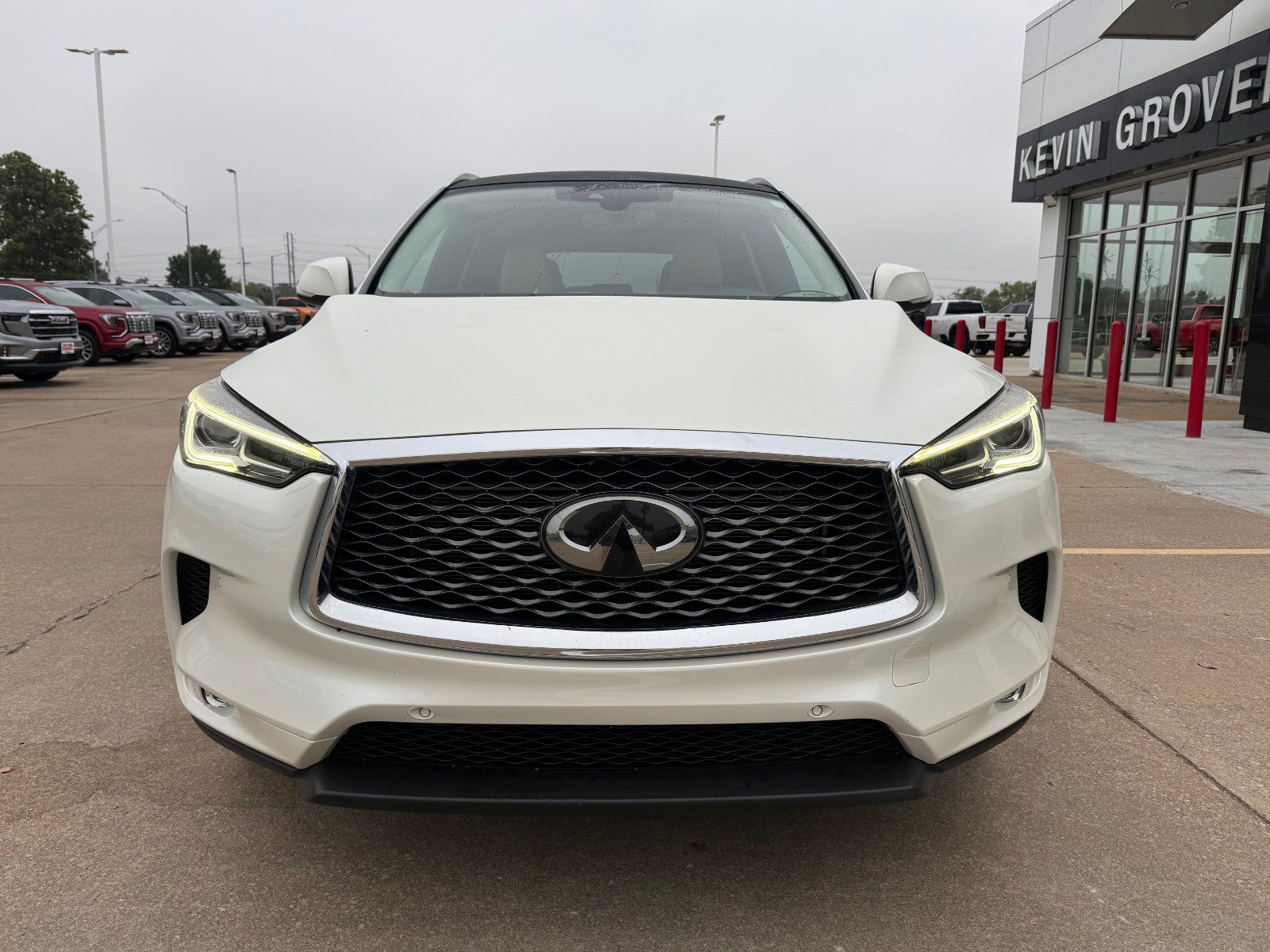 2019 Infiniti QX50 Essential photo 2