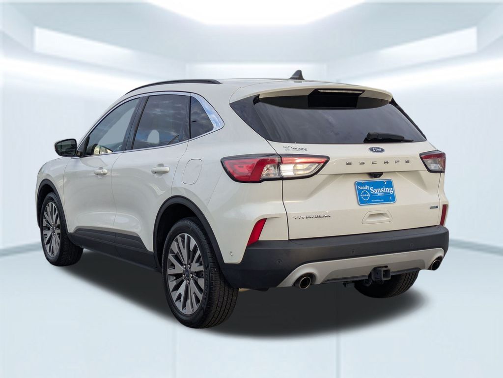 2020 Ford Escape Titanium photo 2