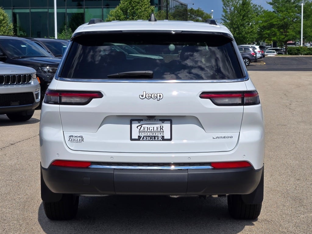 2025 Jeep Grand Cherokee Laredo photo 8