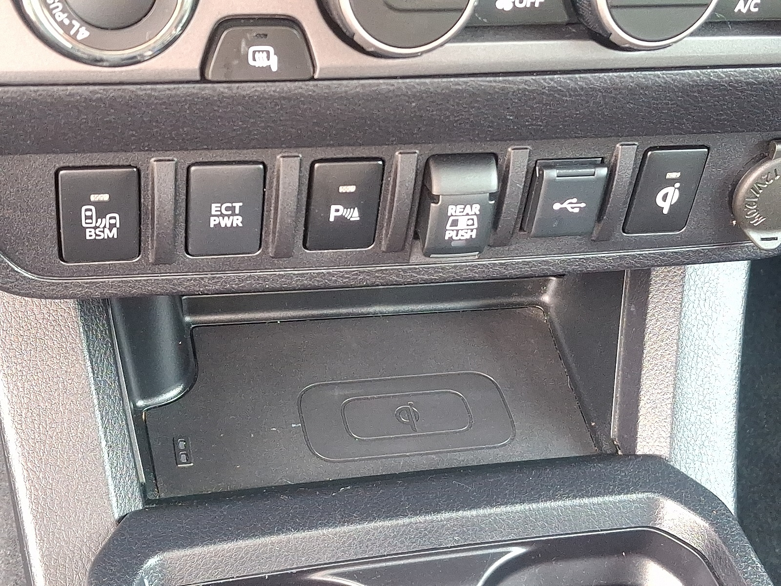 2020 Toyota Tacoma TRD Sport photo 26