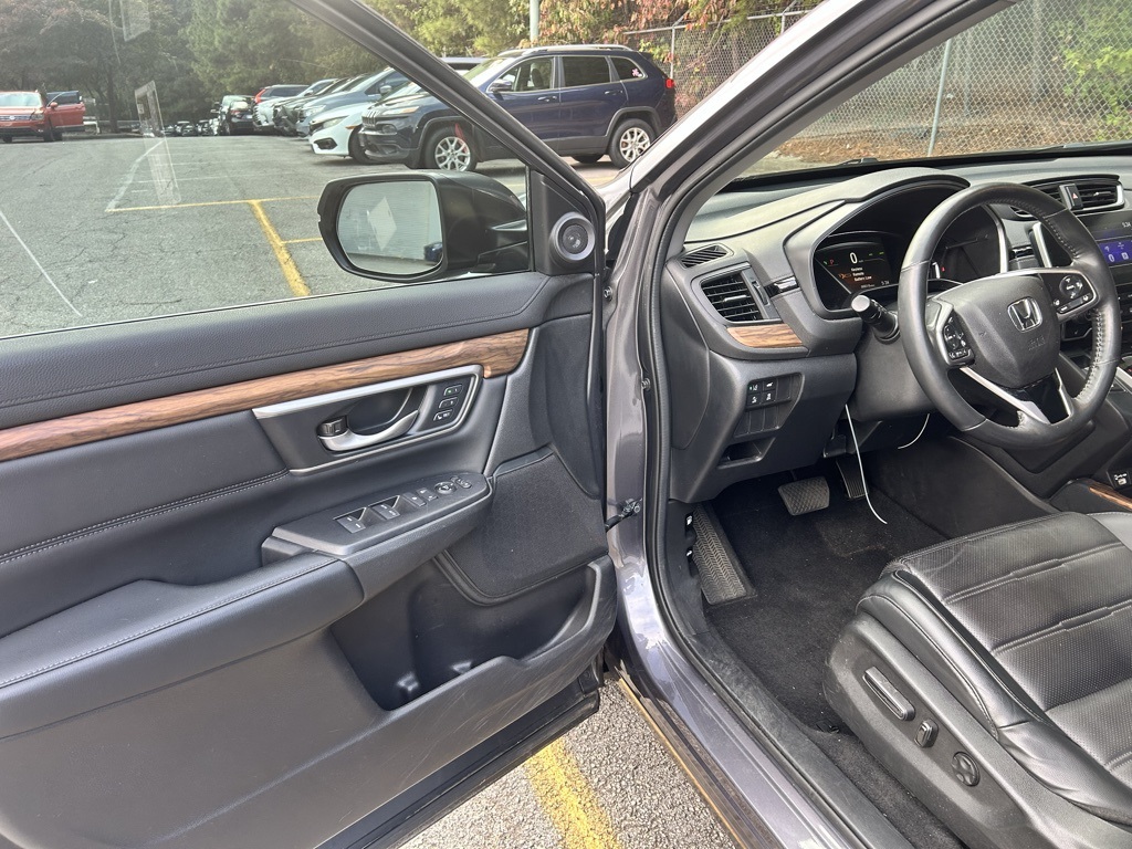 2022 Honda CR-V Touring photo 4