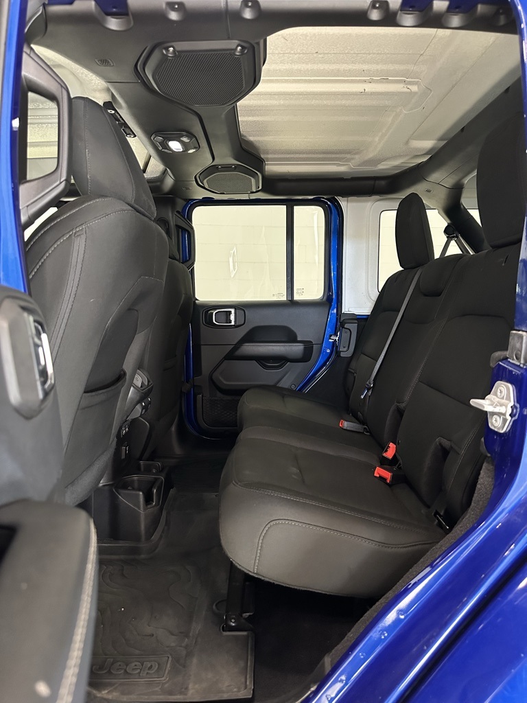 2018 Jeep Wrangler Unlimited Sahara photo 9