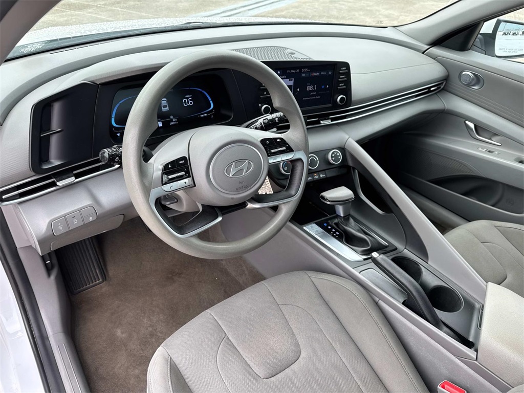2024 Hyundai Elantra SE photo 15