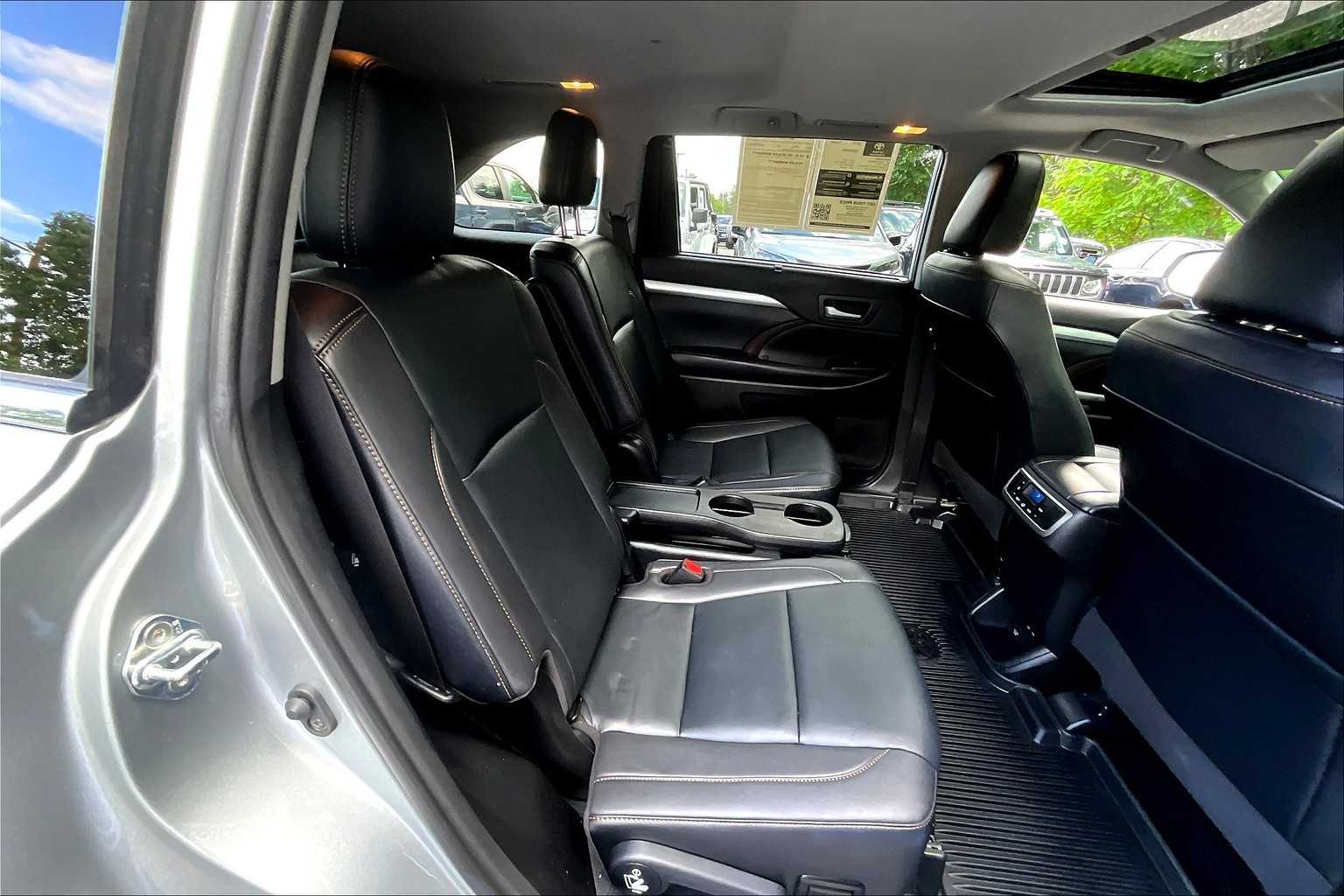 2019 Toyota Highlander XLE photo 18