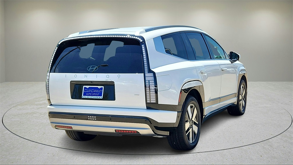 2026 Hyundai Ioniq SEL photo 18