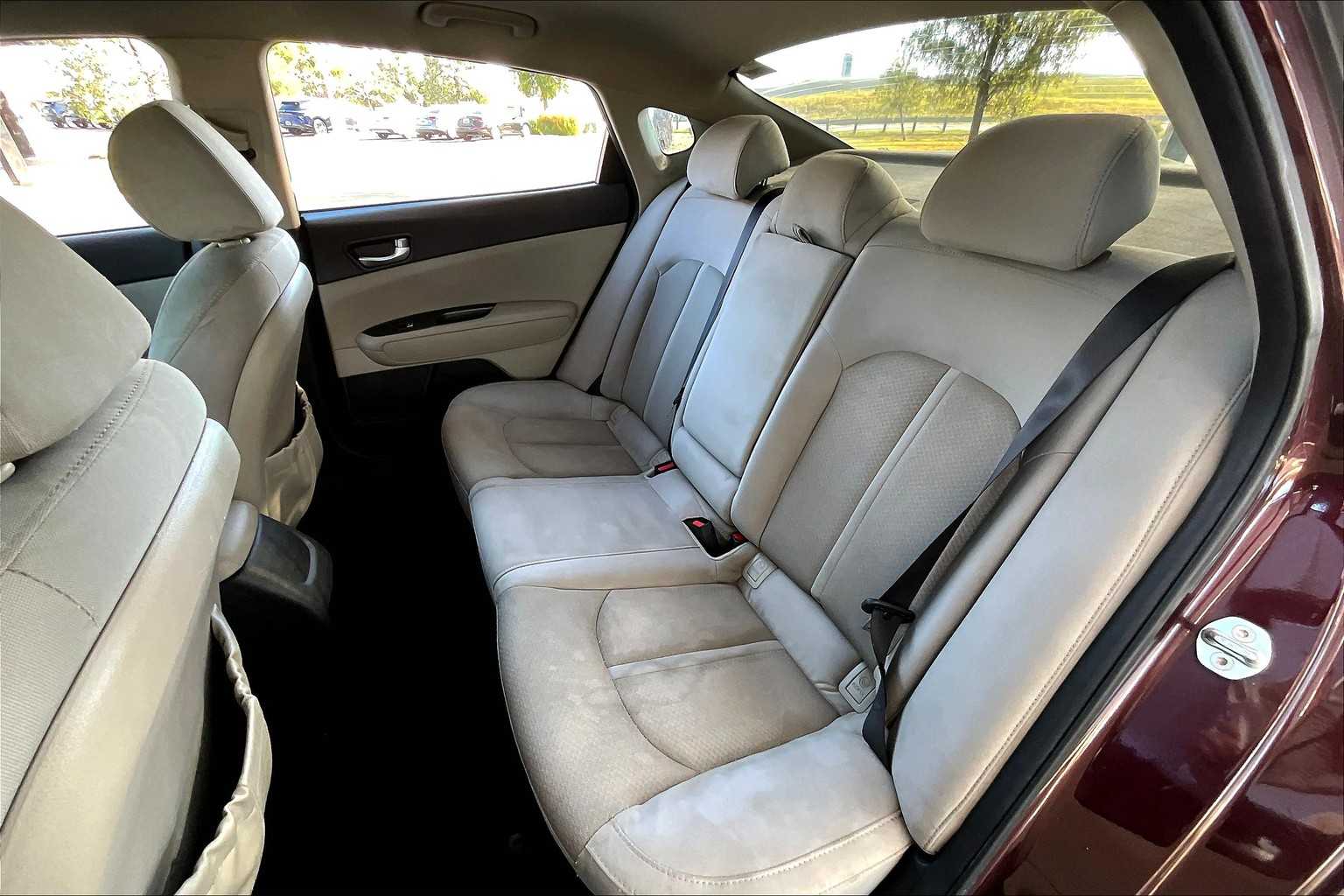 2017 Kia Optima LX photo 20