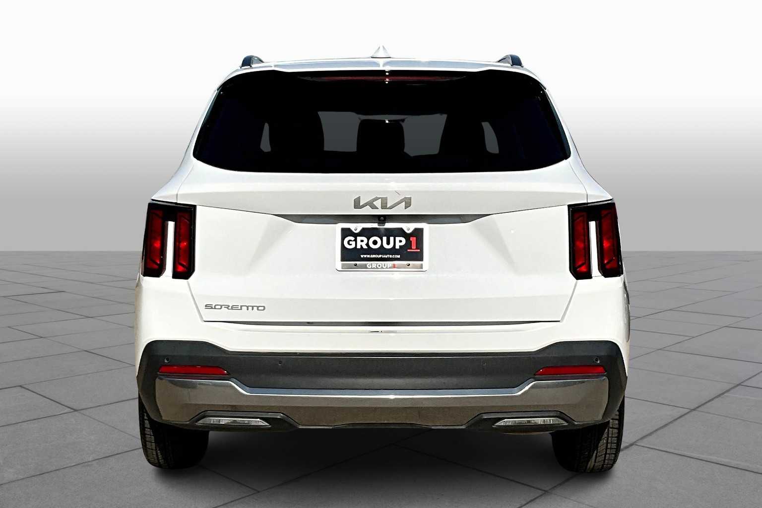 2024 Kia Sorento S photo 4