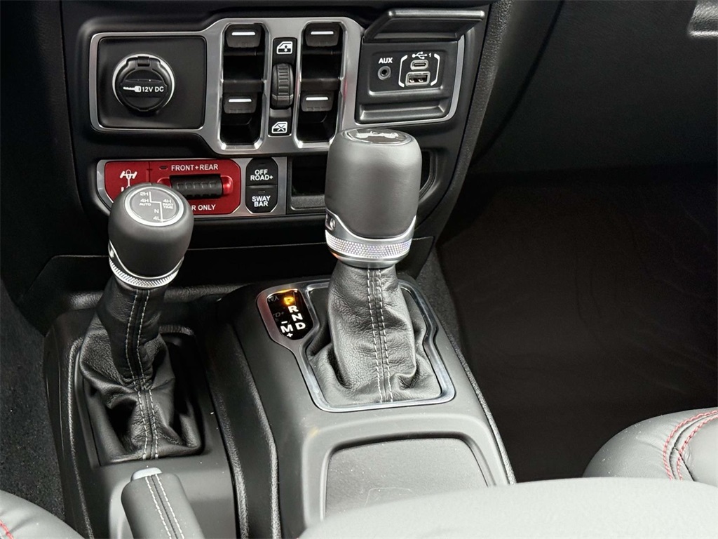 2025 Jeep Wrangler Rubicon X photo 21