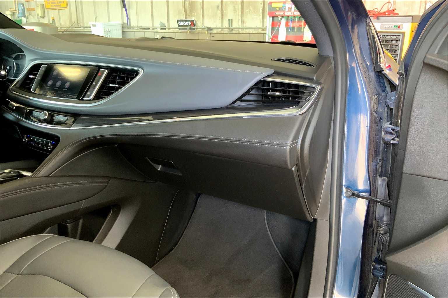 2023 Buick Enclave Premium photo 17
