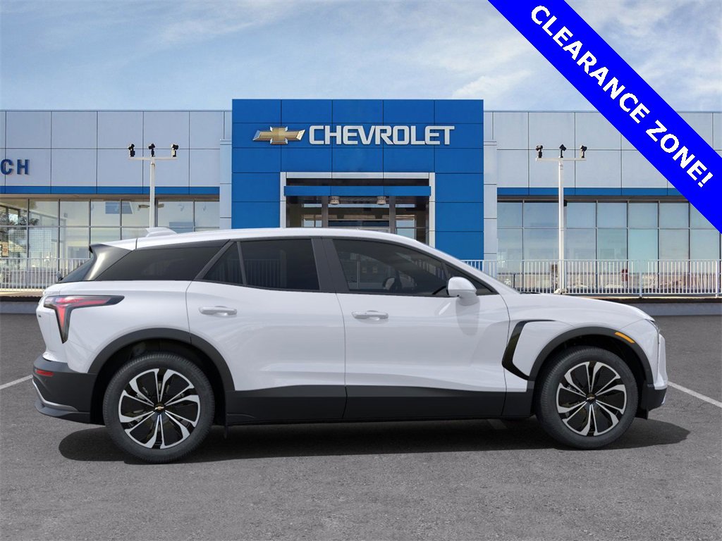 2025 Chevrolet Blazer EV photo 3