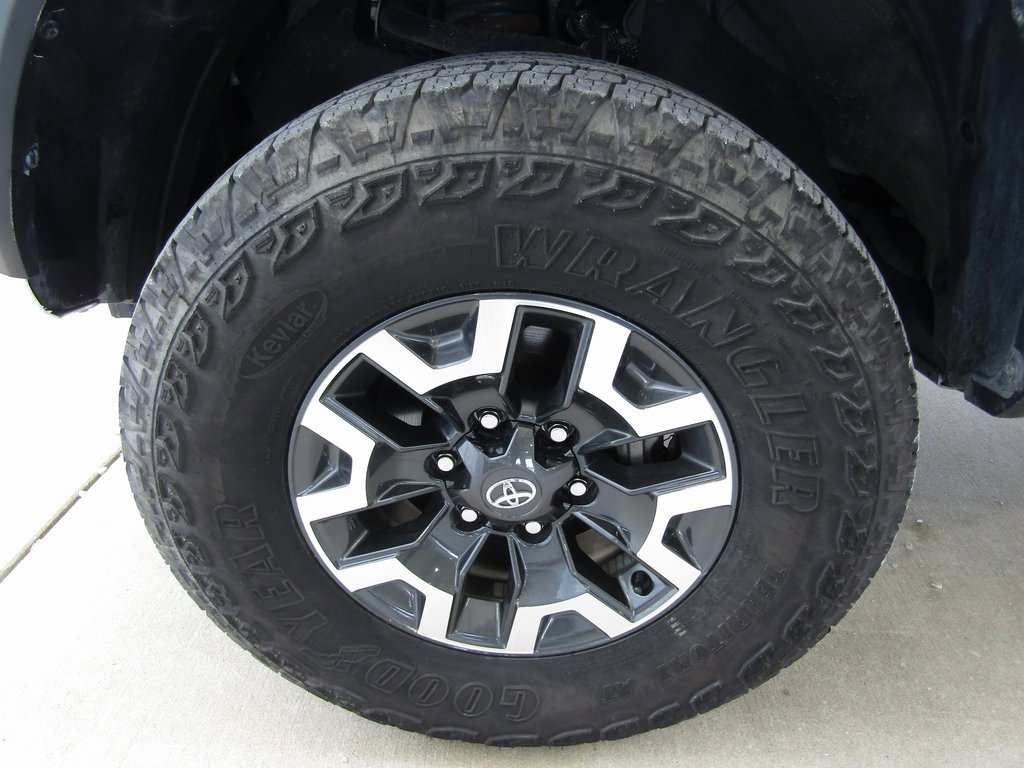 2023 Toyota Tacoma Double Cab V6 photo 22