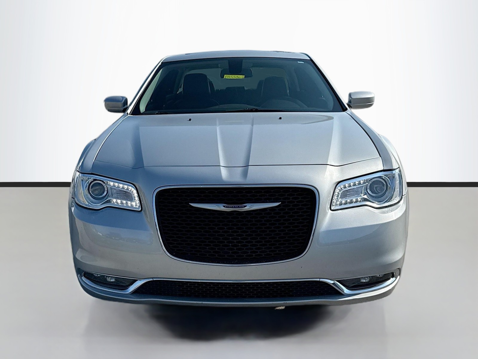 2019 Chrysler 300 Touring photo 2