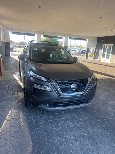 2021 Nissan Rogue SL photo 2