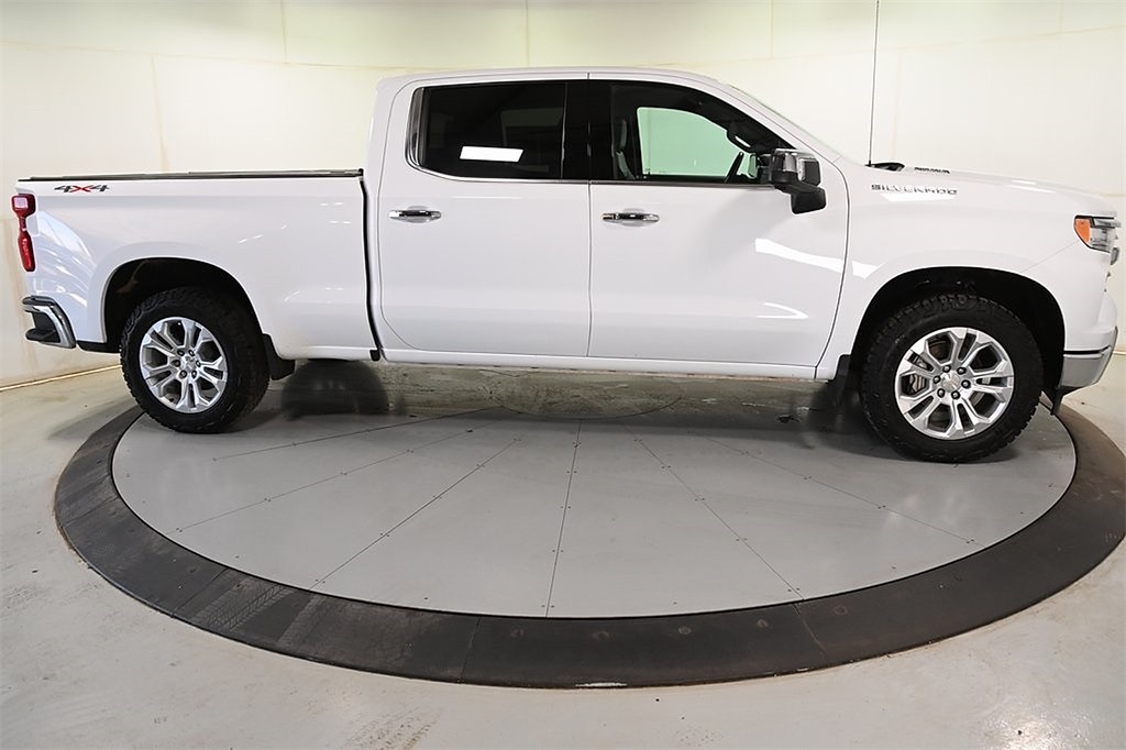 2024 Chevrolet Silverado 1500 LTZ photo 2