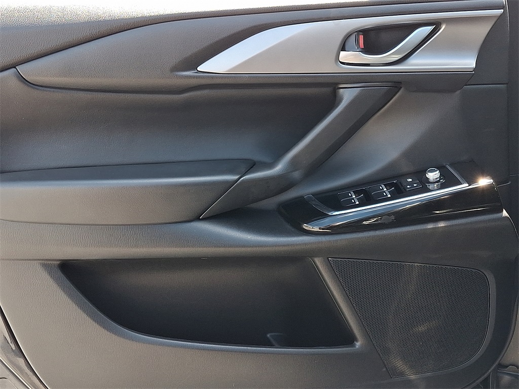 2023 Mazda CX-9 Touring photo 12