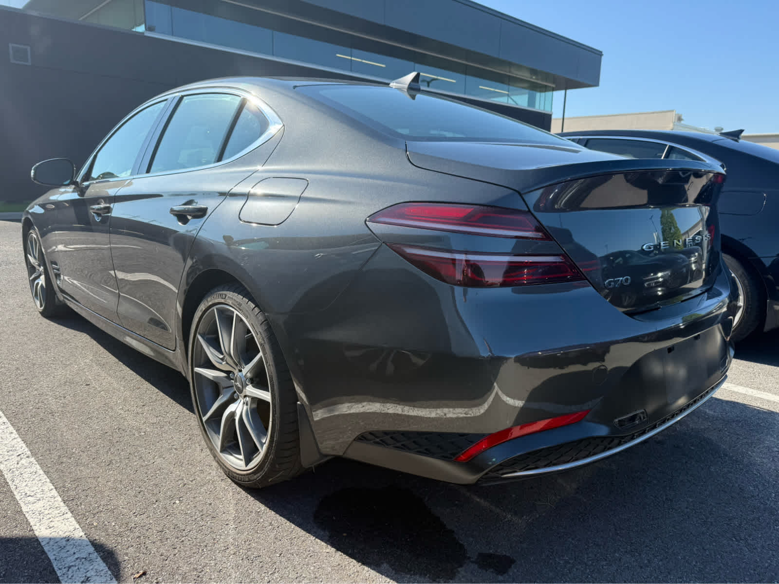 2023 Genesis G70 2.0T photo 5
