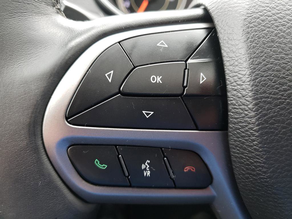 2019 Jeep Cherokee Limited photo 17