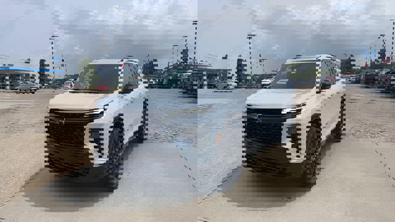 2026 Chevrolet Traverse RS photo 3