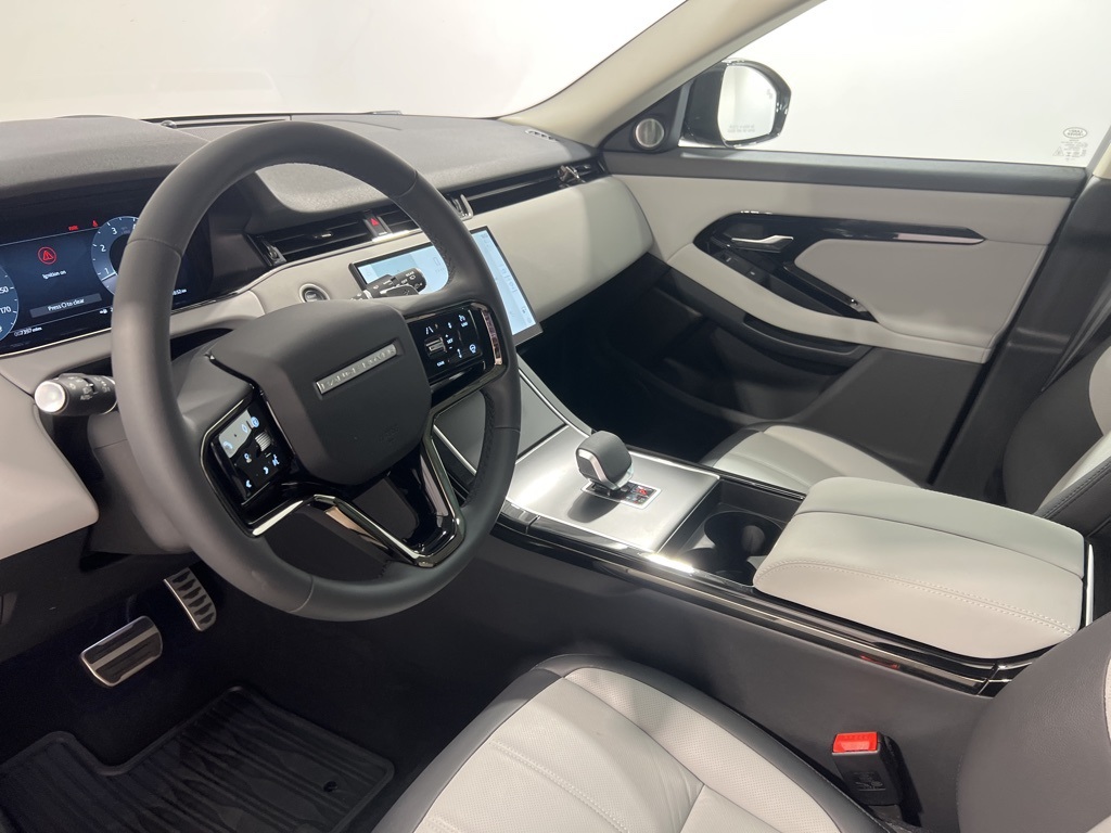 2025 Land Rover Range Rover Evoque Dynamic SE photo 9