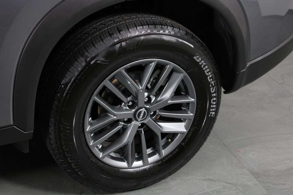 2024 Nissan Rogue S photo 2