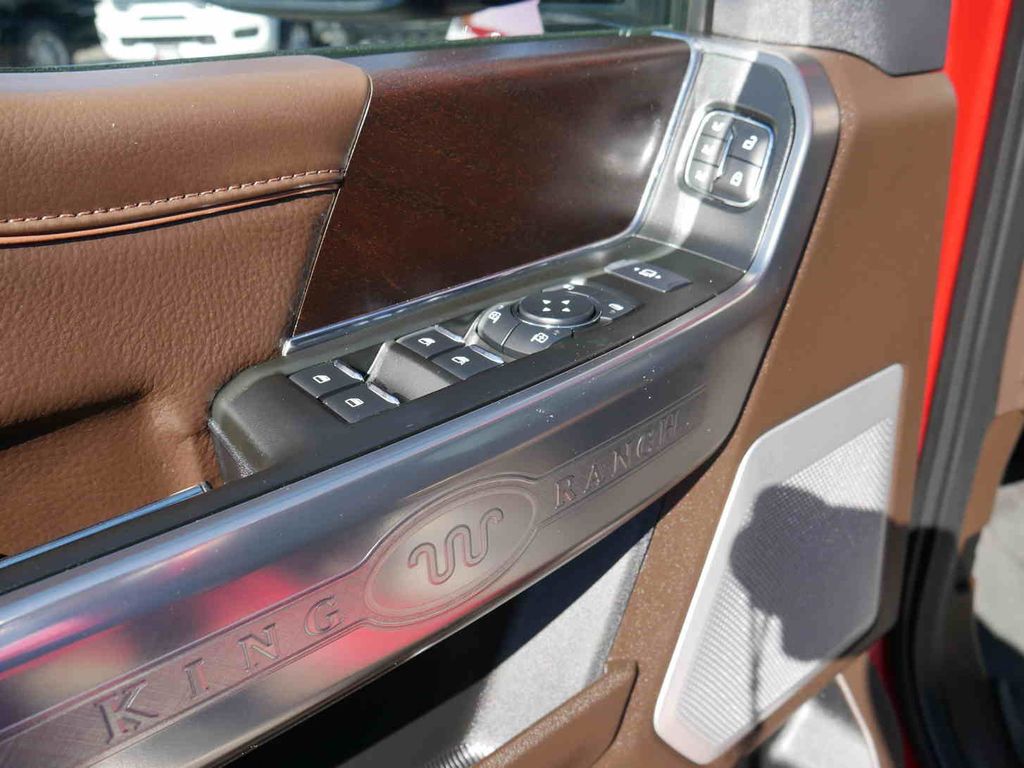 2024 Ford F-350 photo 32