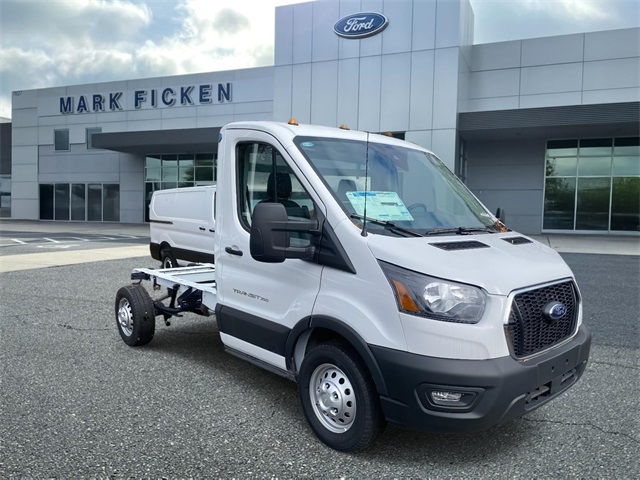 2024 Ford Transit Cutaway Base's photo