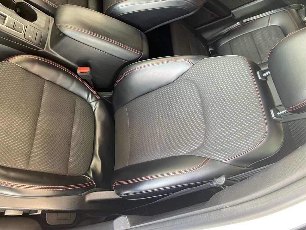 2023 Ford Escape ST-Line photo 8